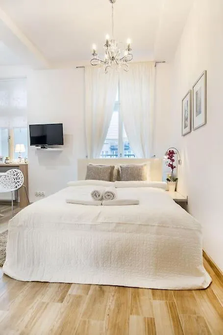 Old Town Apartments - T32-1
