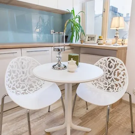 Old Town Apartments - T32-3